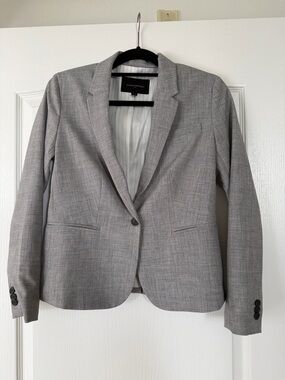 Banana Republic Light Gray Single-Button Women's Blazer and pants set